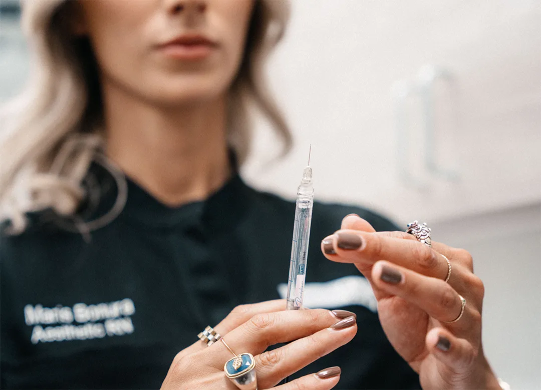 Maris holding injectable